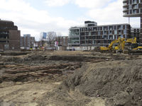 907207 Gezicht op het terrein van het nieuwbouwproject Zijdebalen aan de Zeedijk te Utrecht, waar archeologisch ...